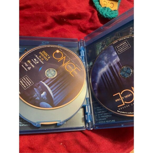 Once Upon a Time: Season 1 [Blu-ray] - Picture 3 of 3